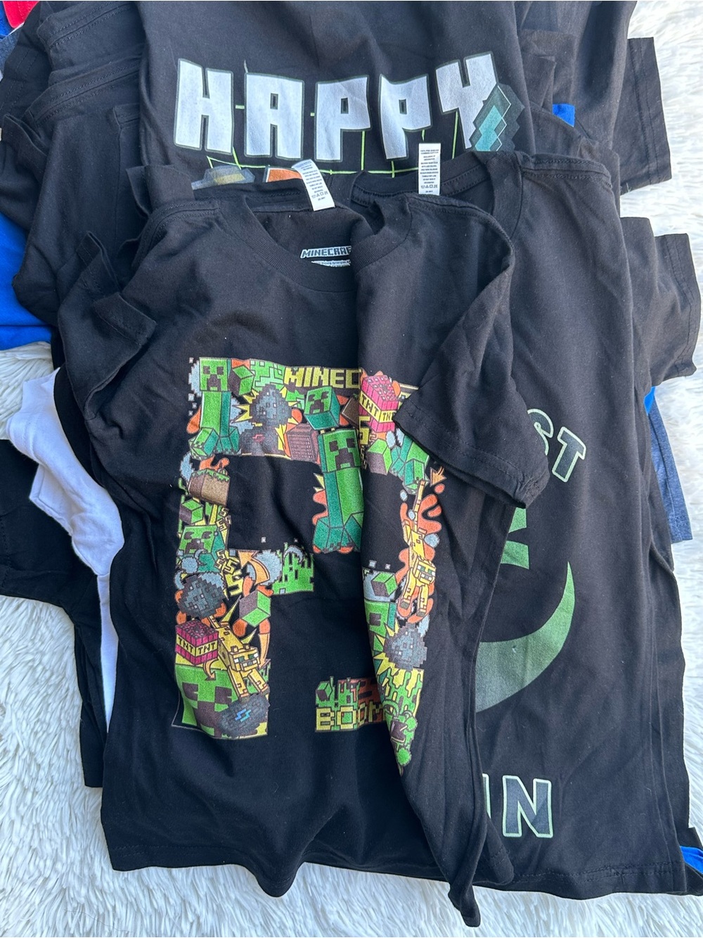 New Boys' Graphic T-Shirts - Bundle deal of 28 size YM